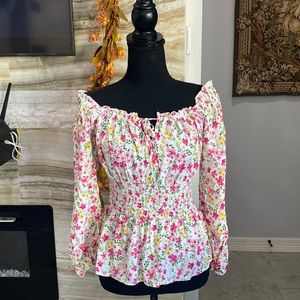 No Boundaries floral peasant top.